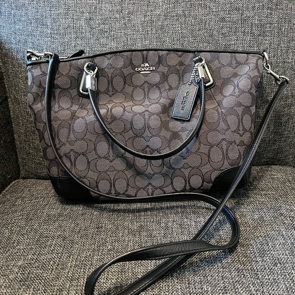 Coach Handbags - Coach Signature C Purse